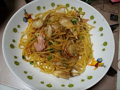 帆立カニカマと舞茸の和風パスタ